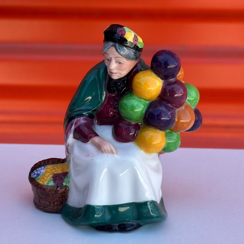 Royal Doulton The Old Balloon Seller HN 2129 Porcelain Figurine England 3.75"